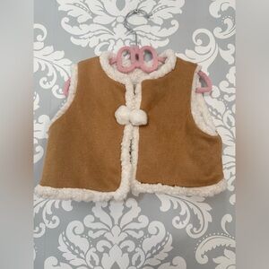 10/$25 • Chloe Girl Faux‎ Fur Sherpa Vest